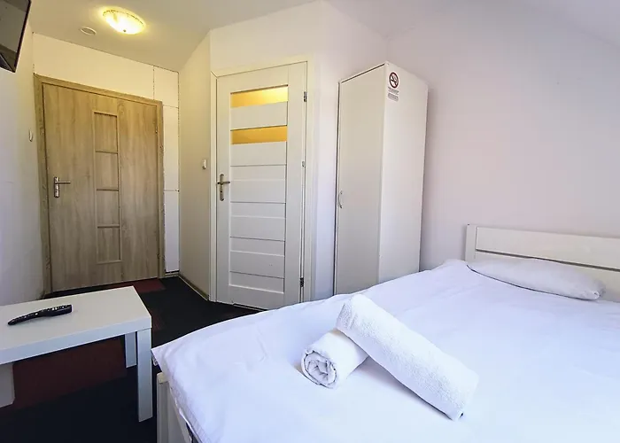 Hostel Fitness - Restauracja, Darmowy Parking *