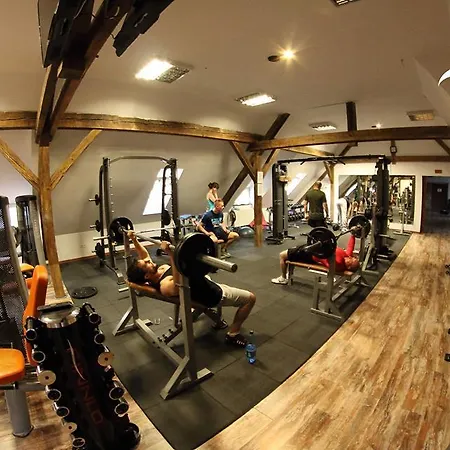 Hostel Fitness - Restauracja, Darmowy Parking I Silownia