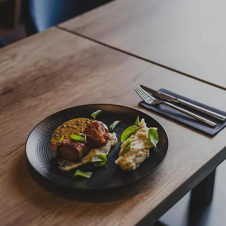 Fitness - Restauracja, Darmowy Parking I Silownia