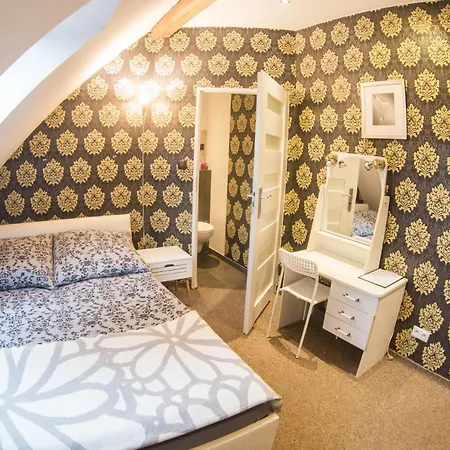 Fitness - Restauracja, Darmowy Parking I Silownia Hostel Breslau