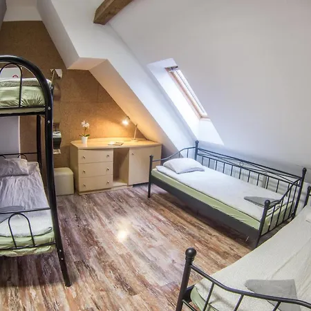 Fitness - Restauracja, Darmowy Parking I Silownia Hostel