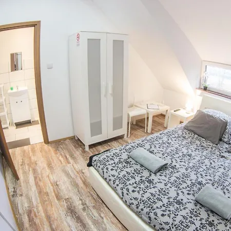 Hostel Fitness - Restauracja, Darmowy Parking I Silownia *