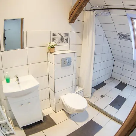 Hostel Fitness - Restauracja, Darmowy Parking I Silownia Breslau