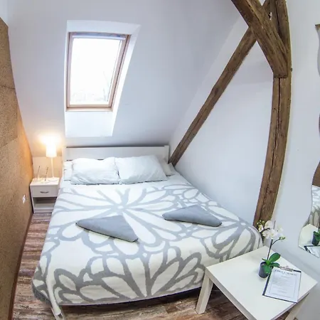 Fitness - Restauracja, Darmowy Parking I Silownia Hostel