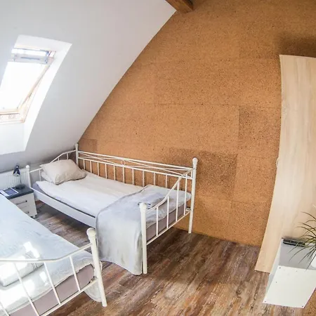 Fitness - Restauracja, Darmowy Parking I Silownia Hostel Breslau