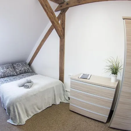 Fitness - Restauracja, Darmowy Parking I Silownia Hostel Breslau